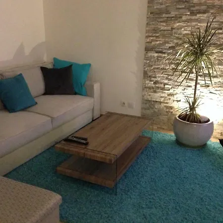 Appt 54m2 Proche De Toutes Commodites Fréjus